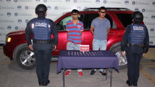 Detiene Policía Municipal de Puebla a dos presuntos narcomenudistas que operan en Castillotla y San Ramón