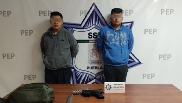 Detiene Policía Municipal a vendedores de armas y narcomenudista en ciudad de Puebla