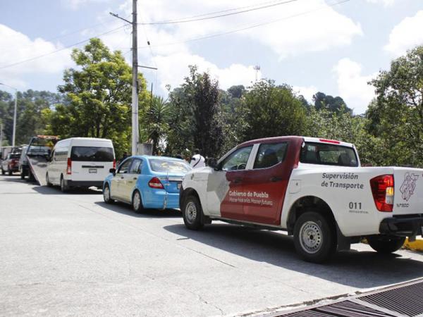 Retiran unidades transporte irregular en Amozoc, Puebla y Huauchinango
