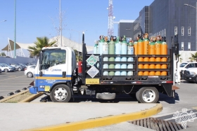 Policía Estatal recupera camión cargado con tanques de oxígeno