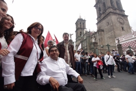 Encabezó megamarcha contra el fraude en Puebla.