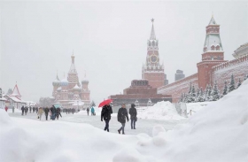 Moscú se pinta de blanco por gran tormenta invernal