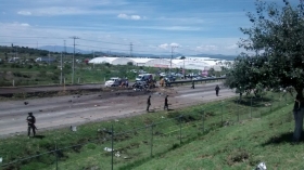 Aeronave se desploma en la carretera México-Querétaro