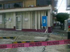 Agreden oficinas del INE en Puebla