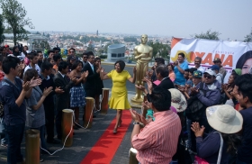 Roxana Luna premia con el Oscar al dictador más corrupto de la historia