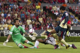 América gana de último minuto