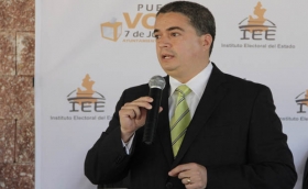 Guerrero renunció  a presidencia del IEE de Puebla