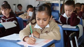 Escuelas serían independientes en México
