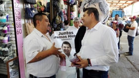Visitó a comerciantes de La Fayuca  donde locatarios externaron su apoyo al partido Movimiento de Regeneración Nacional