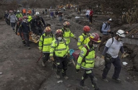 Elevan a 112 víctimas por erupción del volcán de Fuego