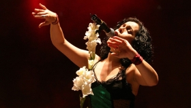 La bruja c&oacute;smica como era apodada falleci&oacute; de  c&aacute;ncer de mama a los 46 a&ntilde;os. 