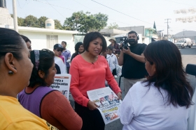 Roxana Luna garantiza servicios públicos en la colonia Miguel Xonacatepec