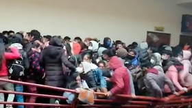Tragedia en Bolivia: universitarios caen de cuarto piso