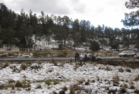 Cae nieve en carreteras de México