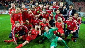 Gales logró clasificarse a la primera Eurocopa.