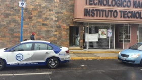 Los guardias fueron inmovilizados por los maleantes    