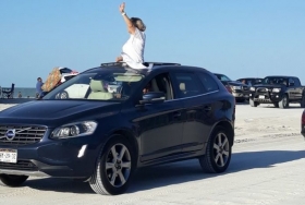 Candidata de Morena pide gobierno austero en Volvo de 1.1 mdp