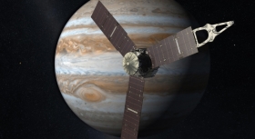 La sonda de casi cuatro toneladas, impulsada por energía solar, efectuará una serie de 37 sobrevuelos alrededor de Júpiter