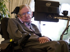 Stephen Hawking anunció un megaproyecto privado para buscar vida inteligente