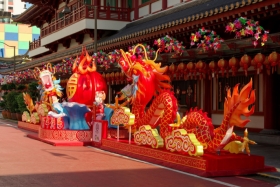 China celebra Año Nuevo Lunar con el Caballo de Fuego vibrante