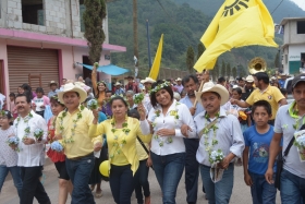 Roxana Luna garantiza respeto  y preservación de tradiciones de municipios